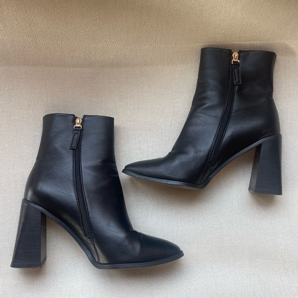 BILLINI Scorpio Black Leather Block Heel Ankle Boots 9